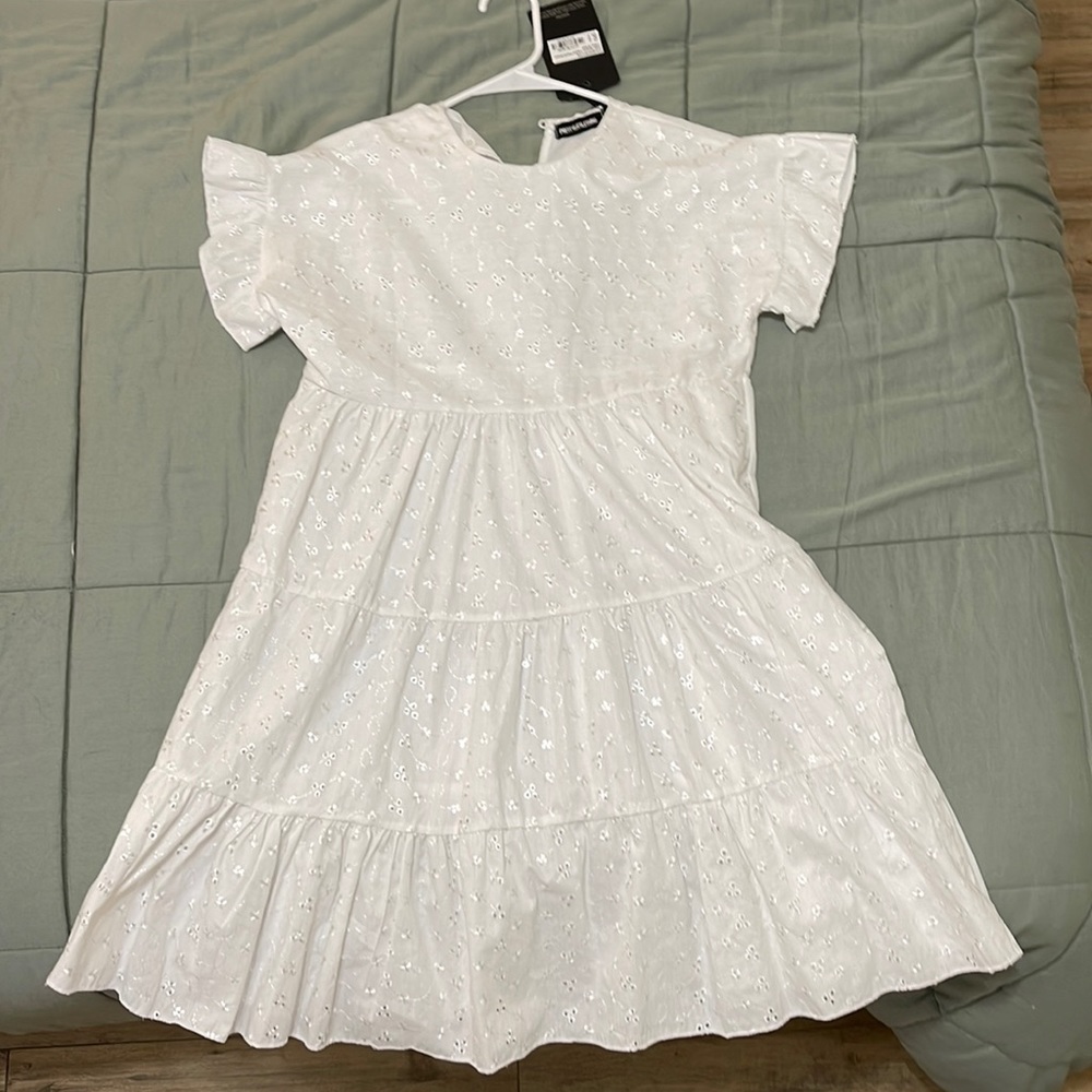 Pretty little thing - Smock White dress